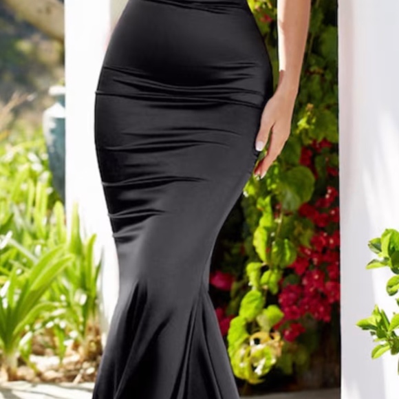 Delphine Strapless Mermaid Gown - Picture 3 of 3